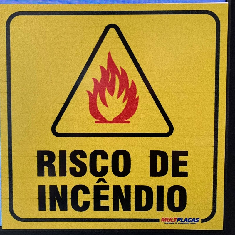 PLACA A2 CUIDADO RISCO DE INCENDIO 20X20 EM PVC 2MM NBR 13434 FOTOLU. AUTO EXTINGUIVEL